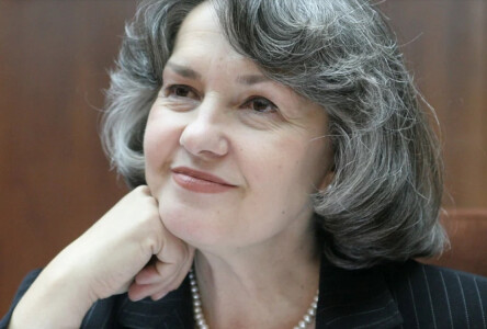 O mai ţii minte pe Mona Muscă? Fostul ministru al Culturii, de nerecunoscut ...