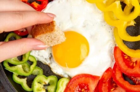 Ouăle, aliatul surprinzător al longevității. Un nou studiu contrazice miturile despre colesterol