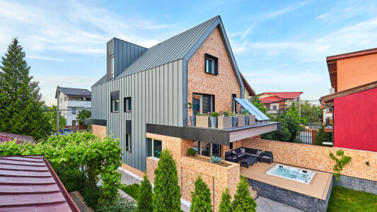 Cum transformi o casă de la oraș, cu perete comun cu vecinii, într-o mică ...