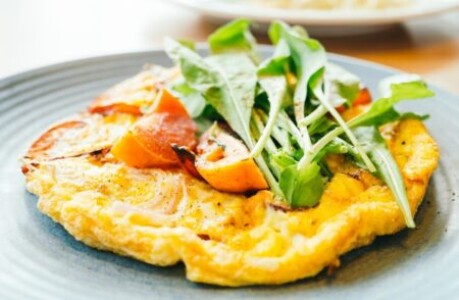 Omletă de post: alternativa rapidă și gustoasă fără ouă