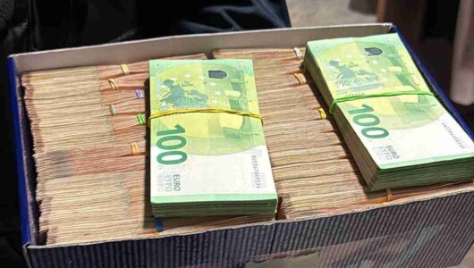 Șeful ARR, Cristian Anton, ținea acasă cutii pline cu bani. DNA a numărat ...