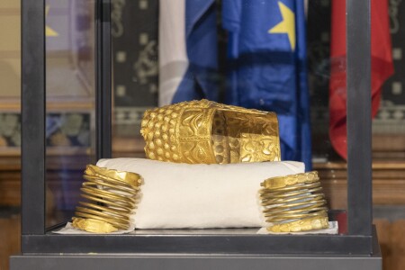 Unul dintre suspecții din cazul furtului coifului de la Coțofenești refuză ...