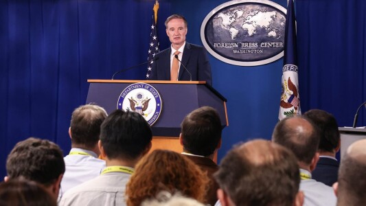 Michael Carpenter, fost înalt oficial la Casa Albă și Pentagon: „Campaniile ...