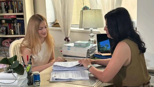 Alexia, eleva din Cluj care voia să studieze la Viena, iar pentru asta a ...