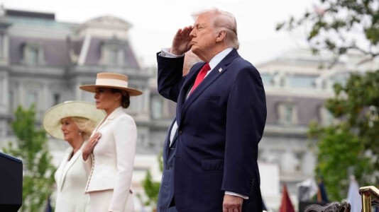 „Este un idiot”. Americanii s-au săturat de războiul lui Trump și prețurile ...