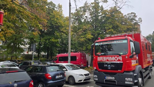 Un bloc de 8 etaje a crăpat în Drumul Tabrei din București. Zeci de ...