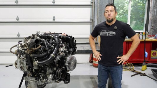 Un mecanic a desfăcut cel mai problematic motor Toyota care a cedat aproape ...