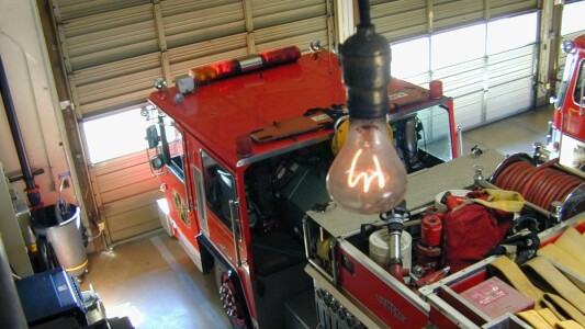 Un bec arde de 125 de ani fără să fie schimbat. Ce secret ascunde ...