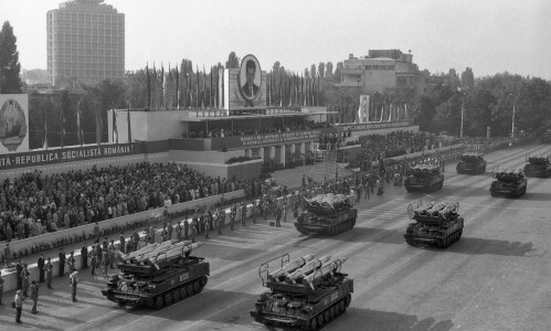 Spionajul CIA la paradele de 23 August din București. De ce analizau ...