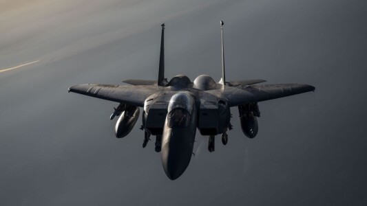 Cum l-au salvat americanii pe pilotul scăpat dintr-un avion prăbușit și ...