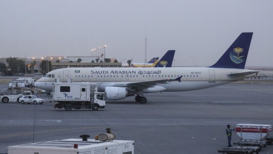 Atac sângeros al rebelilor Houthi asupra Aeroportului din Riad: cel puțin ...