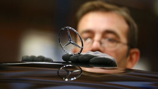 Mercedes le arată angajaților cât de scumpă e Germania: costul unei ore de ...