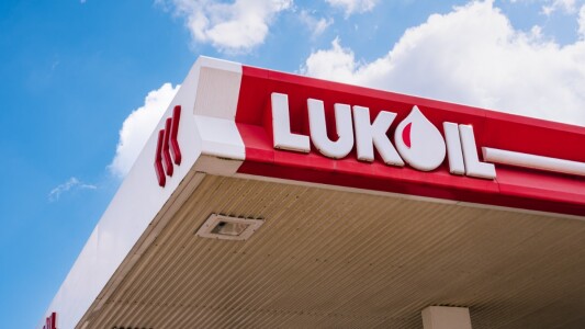 Lukoil, cea mai mare companie petrolieră privată din Rusia, riscă să ajungă ...