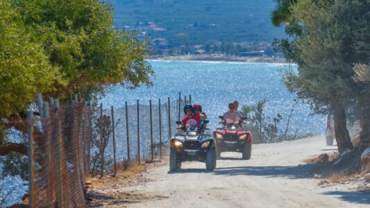 Un român a primit 350 de euro amendă pentru că nu a purtat casca pe ATV: ...