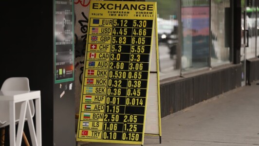 Cel mai slab leu din istorie: euro ajunge la 5,1417 lei. Urmează scumpiri ...