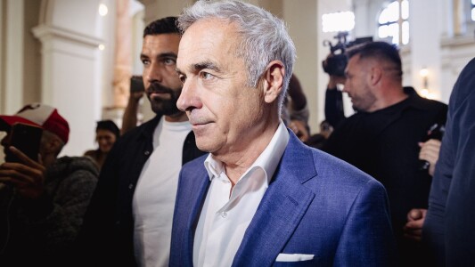 Călin Georgescu în sala de judecată. Ce a făcut în timpul procesului în ...