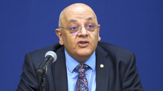 Raed Arafat a fost pus sub acuzare de Parchetul Militar într-un dosar de ...