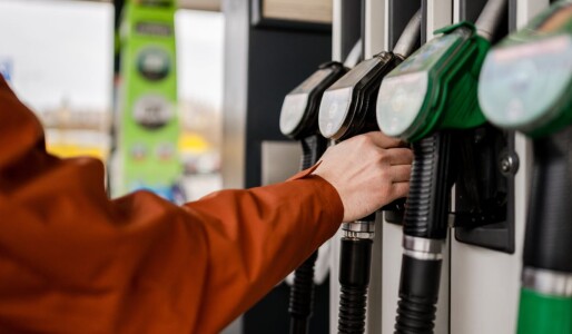 Cât costă un litru de benzină și motorină sâmbătă, 4 iulie 2026, în ...