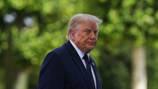 Donald Trump amenință că va declara strâmtoarea Ormuz „teritoriu american”