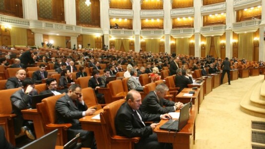 AUR are în sondaje aproape cât PSD, PNL și USR la un loc