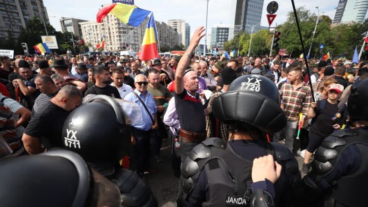 Violențe la protestul fermierilor din fața Guvernului. Jandarmii au folosit ...