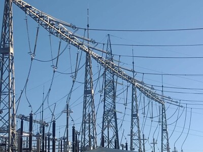 România produce mai puțină energie, iar exporturile de electricitate au ...