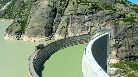 Au construit cu 132 de milioane de euro un baraj de 113 metri în fața ...