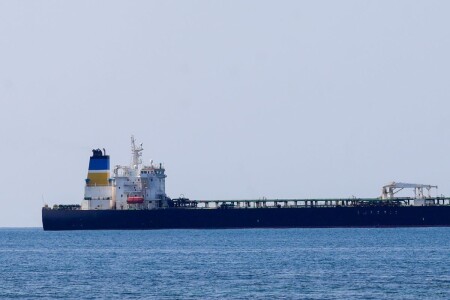 Petroliere pline de carburanți care veneau în Europa au schimbat brusc ...