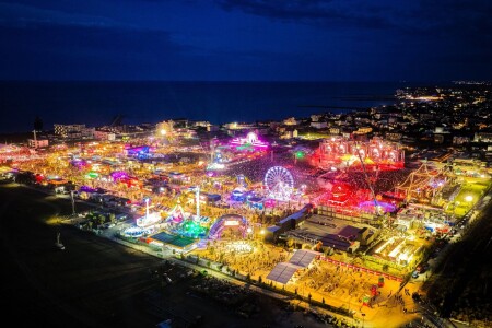 Cât a costat un sejur la mare, în Costinești, în perioada festivalului ...