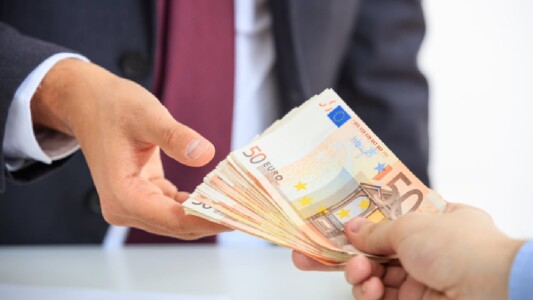 Studiu: Trei sferturi dintre angajatori recunosc că plătesc diferit oameni ...