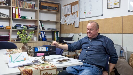 Interviu cu Viorel Pașca: „Dacă mă închid, asta e, o să rezist cumva. Mi-e ...