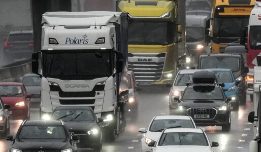 TIR-urile să circule doar pe partea stângă pe autostrăzi. „Starea ...