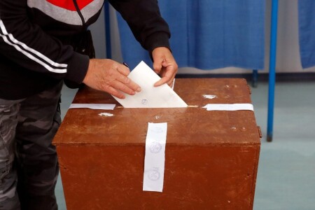 Cum ar vota românii dacă duminică ar fi alegeri. AUR continuă să fie pe ...