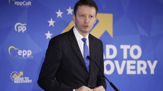 Agenția de rating Fitch avertizează că România va fi retrogradată la „junk” ...