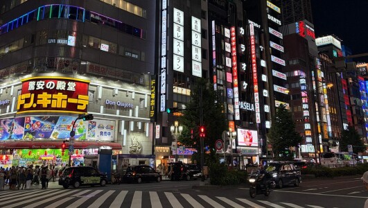 Străzi curate și suflete obosite: Japonia, văzută prin ochii unui psiholog ...