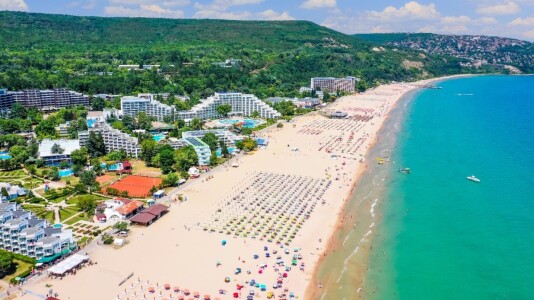 Schimbări la voucherele de vacanță în 2026. Statul a redus plafonul ...