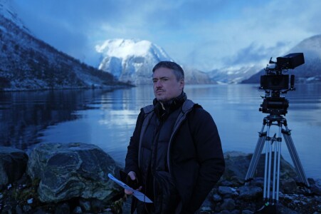 Despre ce e „Fjord”, filmul cu Sebastian Stan, regizat de Cristian Mungiu ...