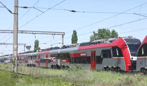 Noul tren PESA a ajuns la Brașov cu o întârziere de o oră și fără aer ...