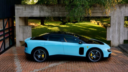 Lamborghini ironizează Ferrari după eșecul modelului electric Luce