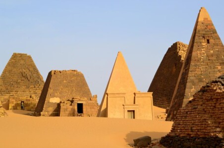 Țara cu cele mai multe piramide din lume are peste 250 de structuri antice. ...