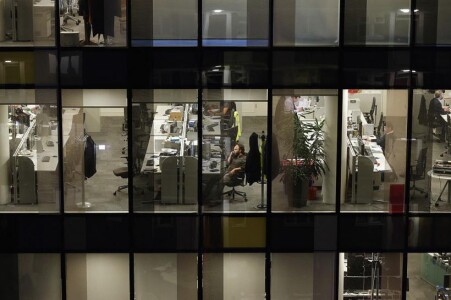 În 25 de ani, a acumulat 827 de zile de concediu neplătit. A dat în ...