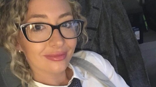 O profesoară a fost arestată după ce a recunoscut ce i-a făcut unui elev. A ...