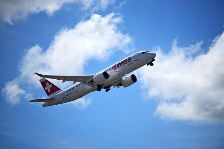 Un avion cu 234 de pasageri la bord a transmis codul 7700 deasupra ...